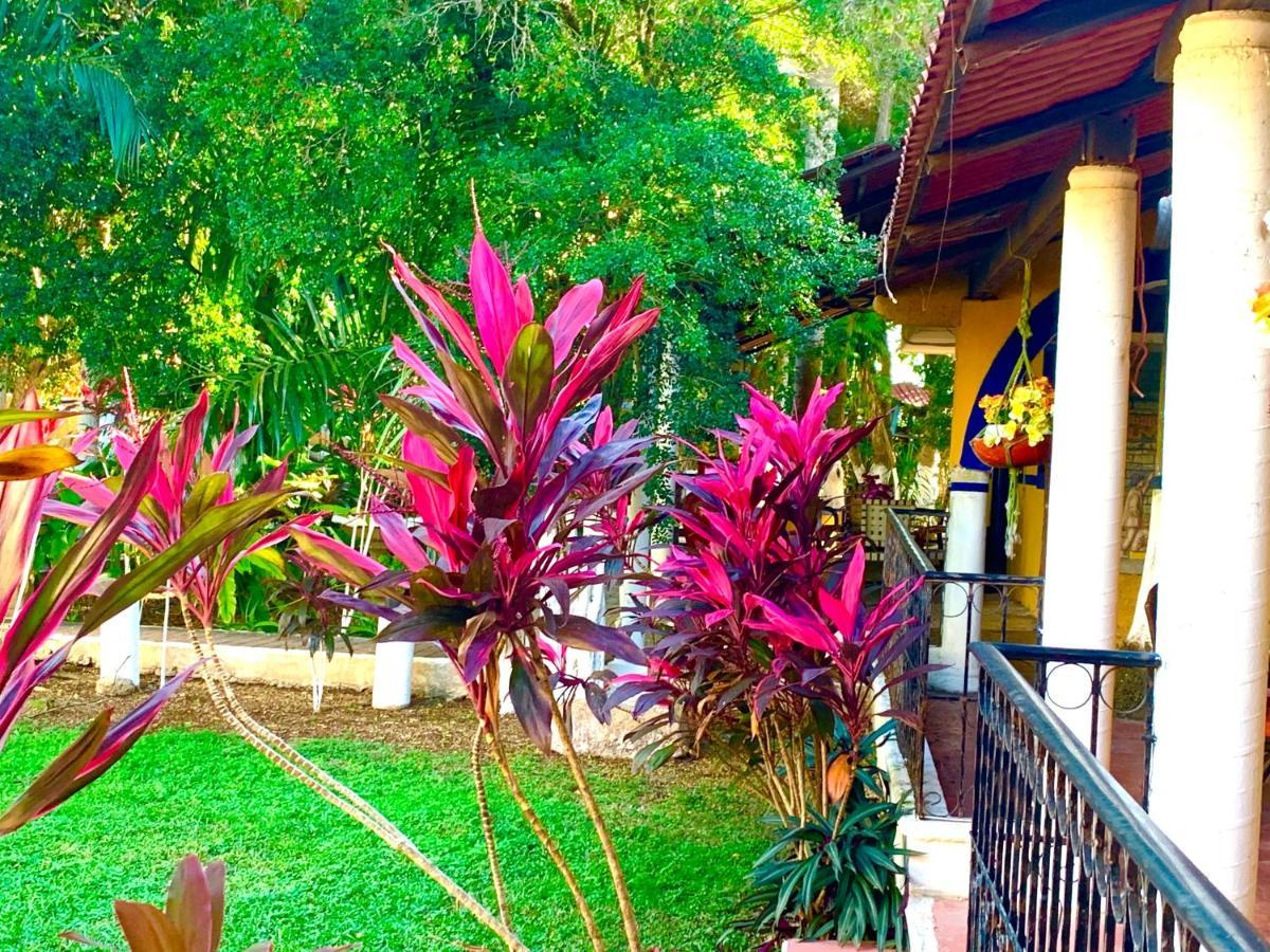 Hotel Green River Izamal Exterior photo